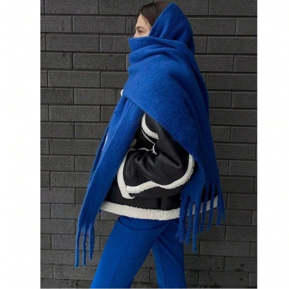 Blue Wide Shawl Scarf With Tassels Fuzzy Knit - Picture 5 of 10